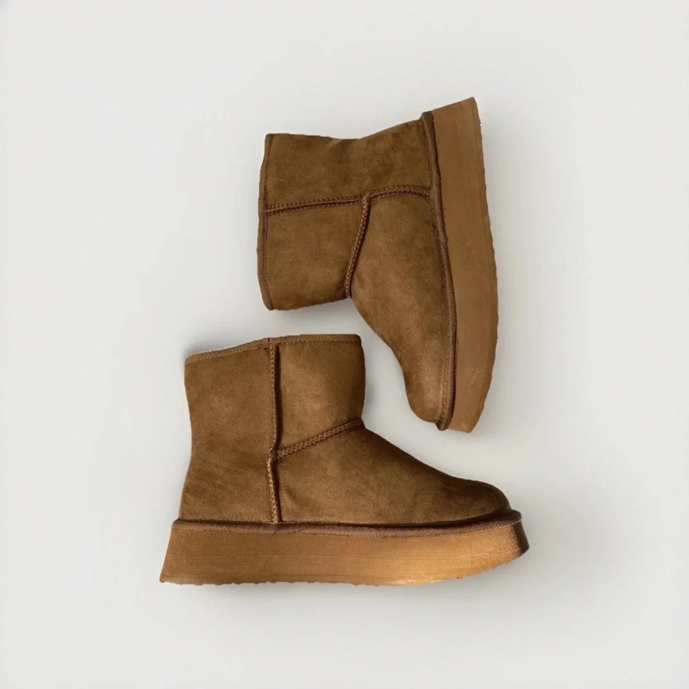 EUC Arizona Jean Cozy Brown Womens Boot Sz 7 platform heel memory foam Ruthie